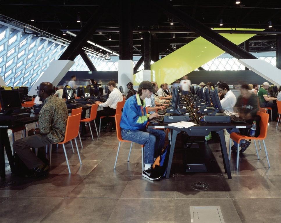 3. Seattle Central Library: A structure for knowledge in motion · image 1